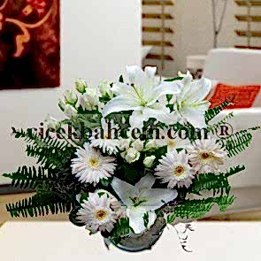 Beyaz Gül, Gerbera ve Lilyum Aranjmanı 