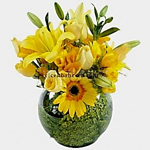 Cam Fanus İçine 5 Sarı Gül,Gerbera ve Lilyum Aranjmanı 